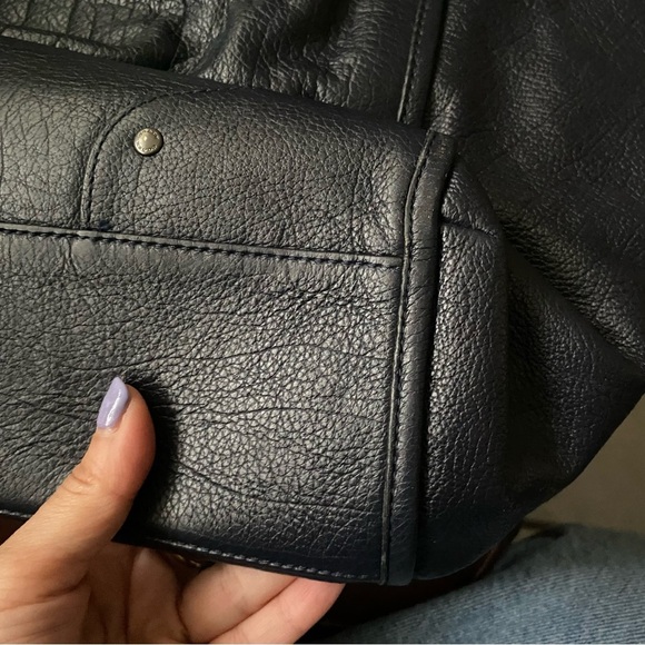 Coach tote bag. Barely used. Great condition navy blue - Picture 9 of 11